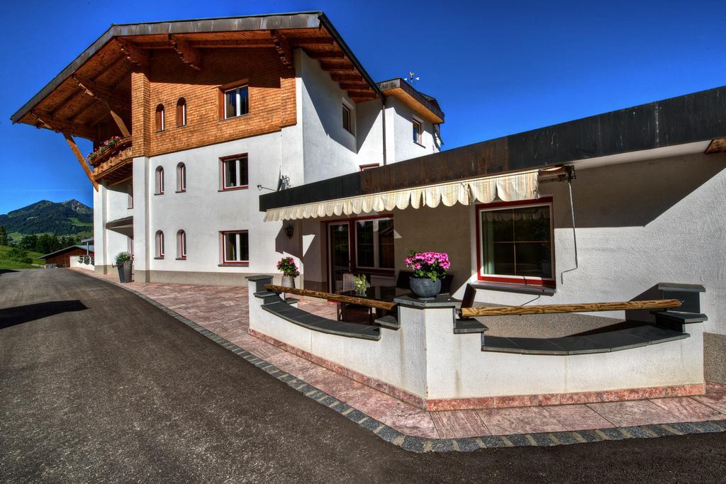Appartement Ferien-Schloessle Michaela à Riezlern Extérieur photo