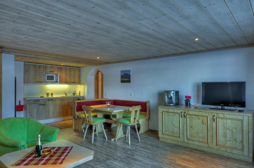 Appartement Ferien-Schloessle Michaela à Riezlern Chambre photo