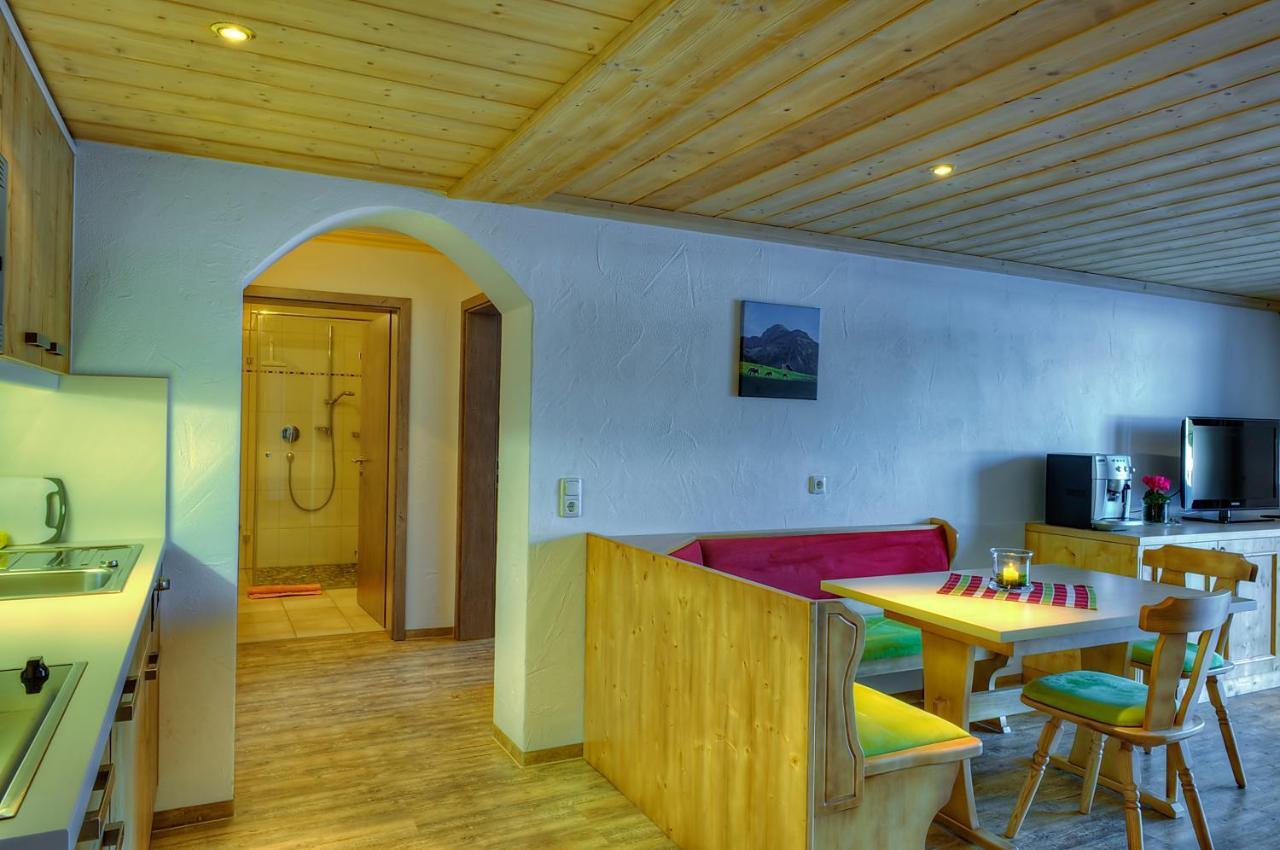 Appartement Ferien-Schloessle Michaela à Riezlern Chambre photo